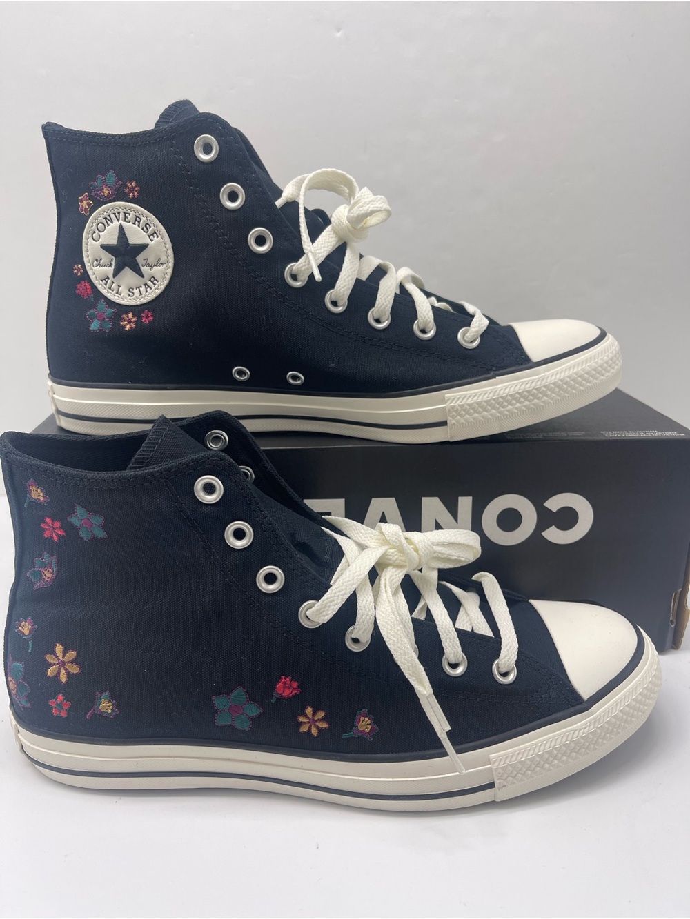 Converse M10.5 Navy High Top Sneakers with Multicolor Floral Embroidery A14466F